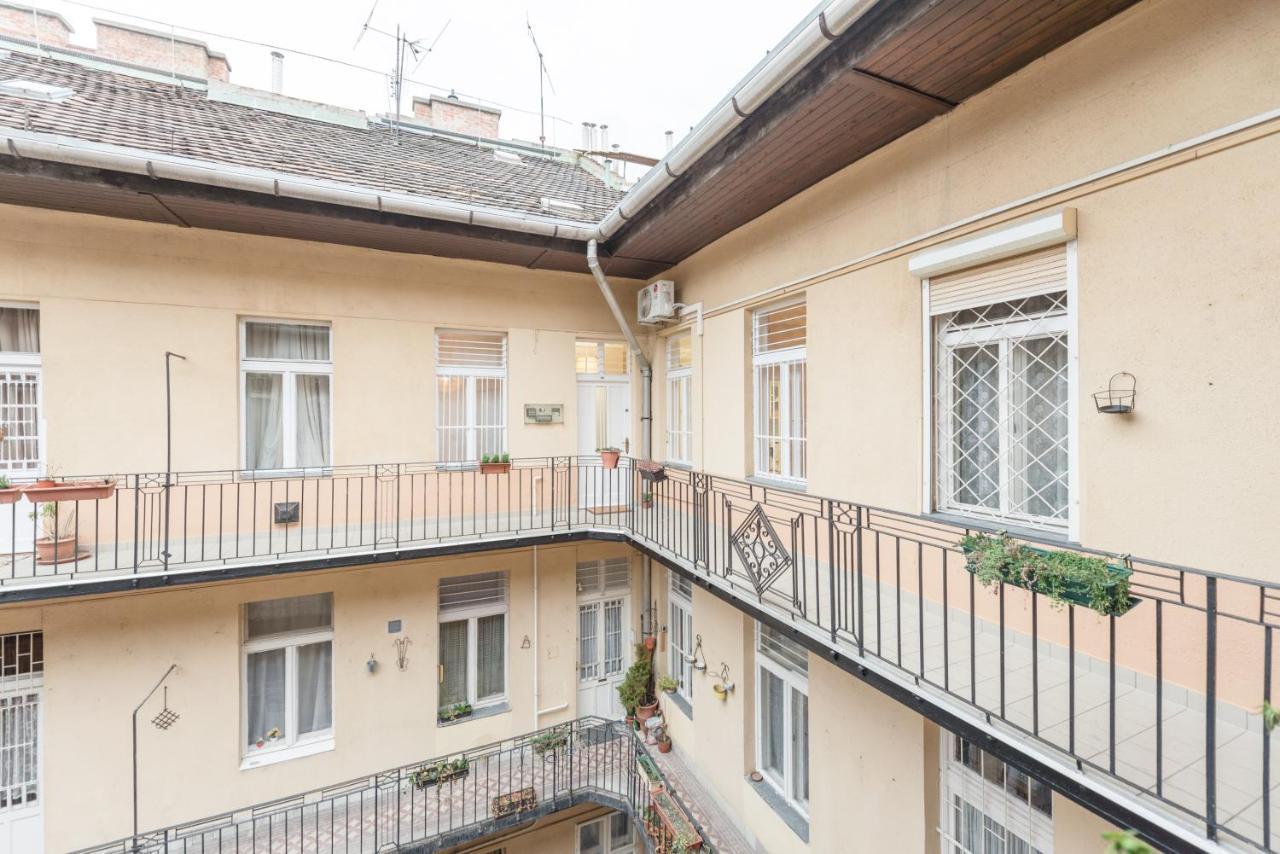 Downtown Heart 3 Bdr, 2 Bath, A/c * Budapest