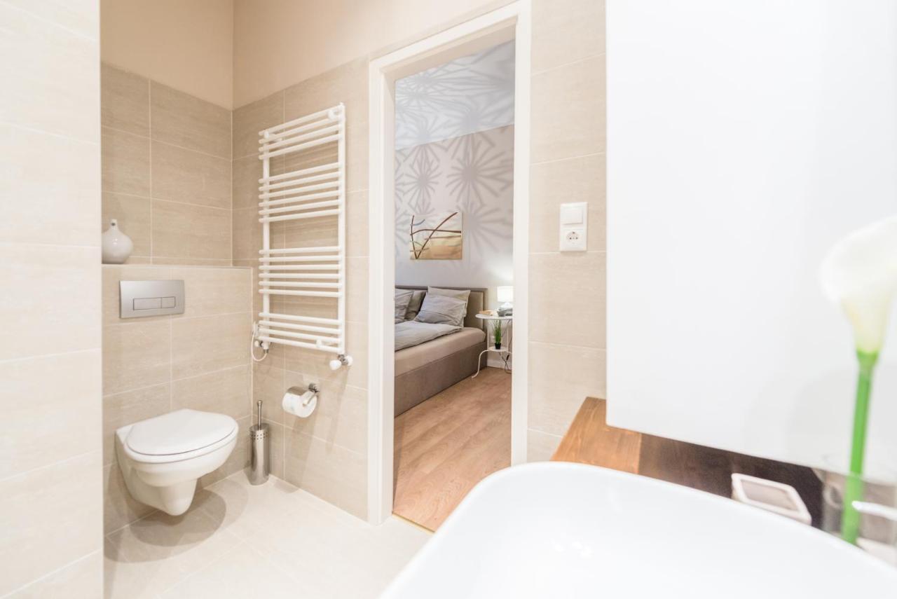 Downtown Heart 3 Bdr, 2 Bath, A/c * Budapest